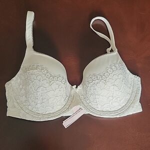 Victoria's SECRET Body by Victoria Bra 32 DD